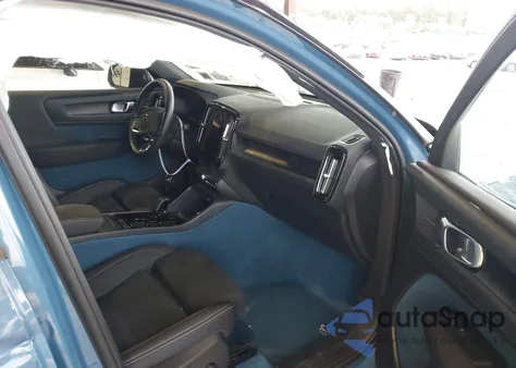 2023 Volvo Xc40 Recharge Pure Electric Twin Ultimate z USA, uszkodzony, nr VIN YV4ED3UM3P2089275